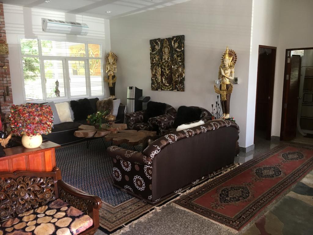 Homestay568 Roi Et Luaran gambar