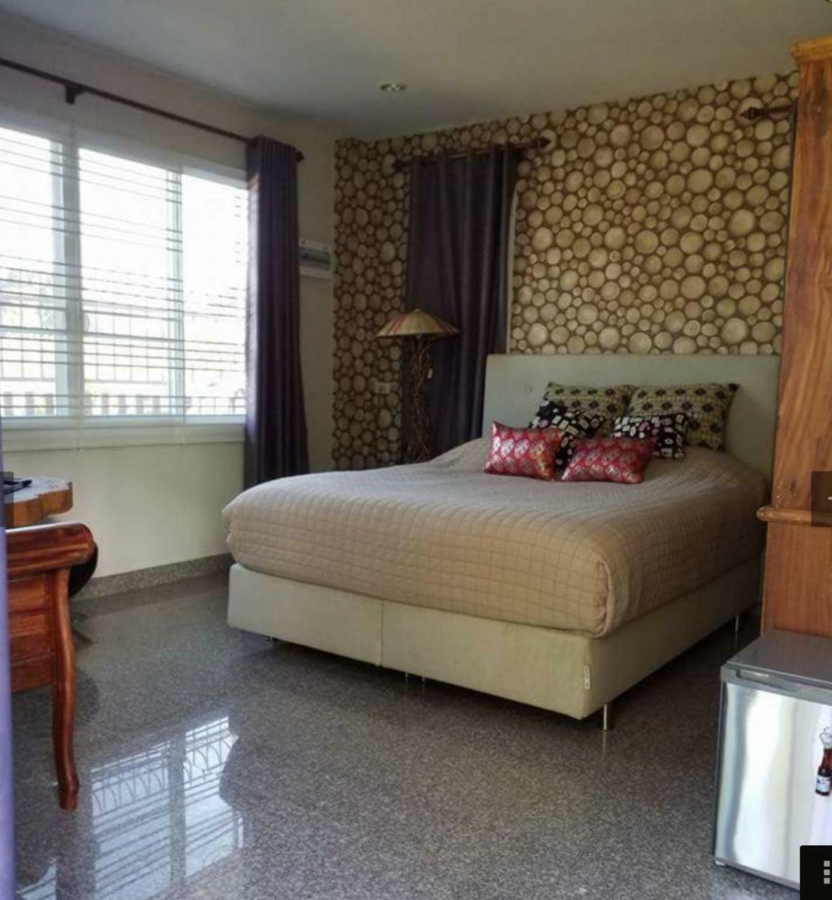 Homestay568 Roi Et Luaran gambar